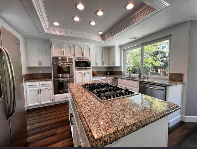 Foto del edificio - Danville Home Available Early December!