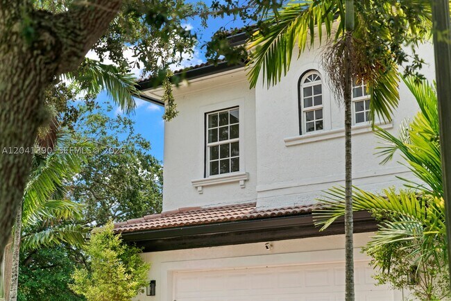 Building Photo - 3040 SW 44th St