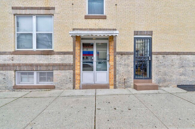 Building Photo - 1058 Avenue C