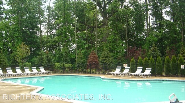 Foto del edificio - 2 br, 2.5 bath House - 4066 RADCLIFF - RAD4