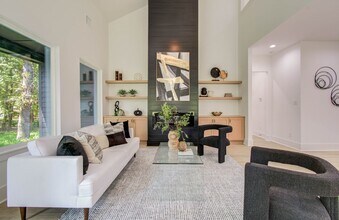 Building Photo - 1802 Rollingwood Dr