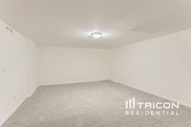 Building Photo - 591 Sequoia Ct