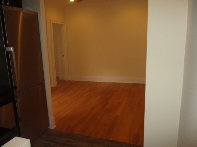 Building Photo - 442 Lorimer St