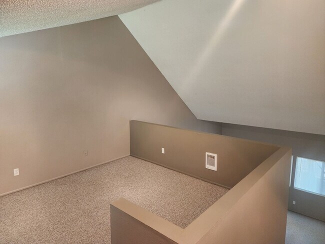 Foto del edificio - 7002-7140 N. Alta St.