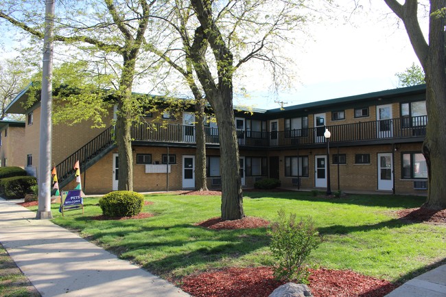 Building Photo - Meadow Station Apartments