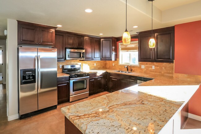 Building Photo - 1235 Wolf Hollow Ln