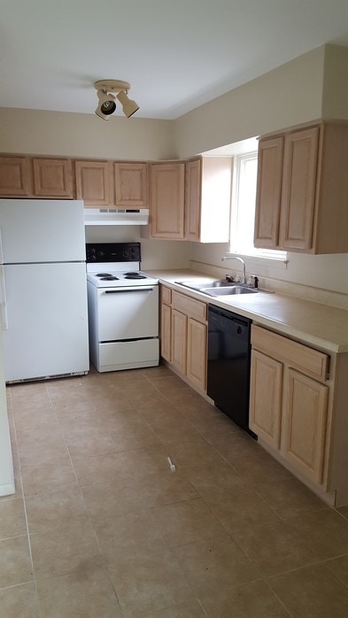 Kitchen - 105 W Washington St