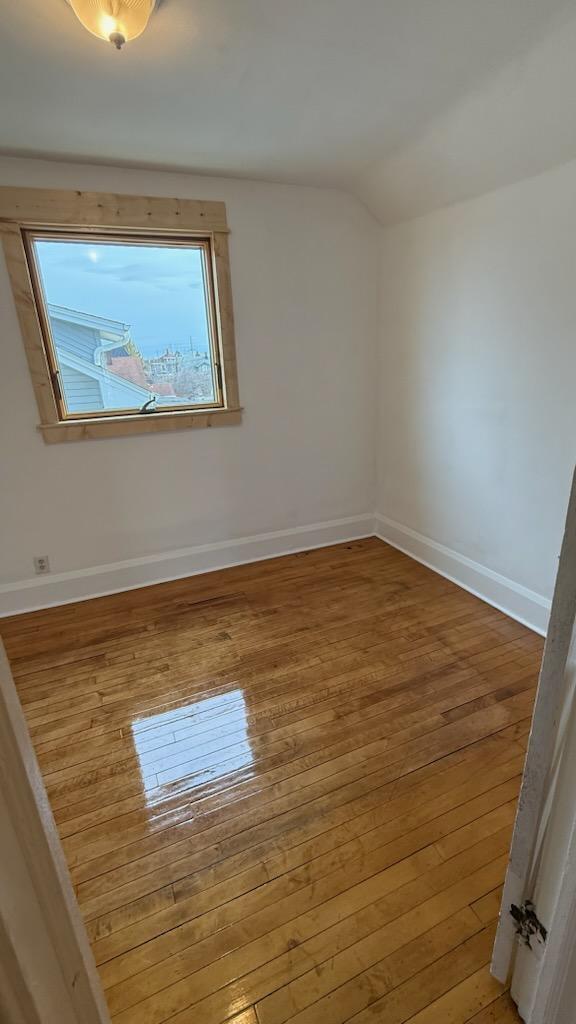 Foto del edificio - 1922 Grange Ave