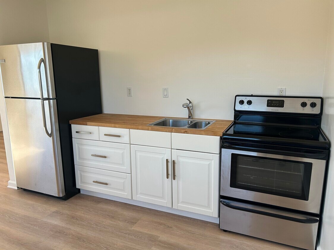 1038 S Coast Hwy 101 Unit D, Encinitas, CA 92024 Room for Rent in