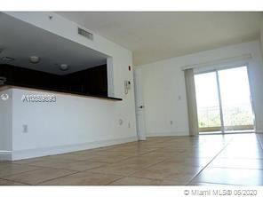 Building Photo - 1 br, 1.5 bath  - 120 S Douglas Rd