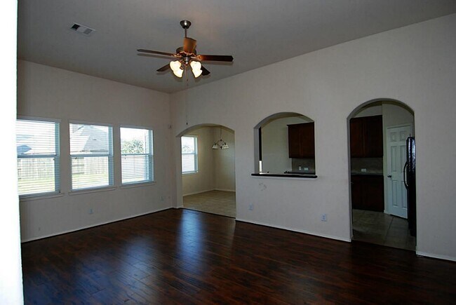 Building Photo - 9118 Cavalier Ln