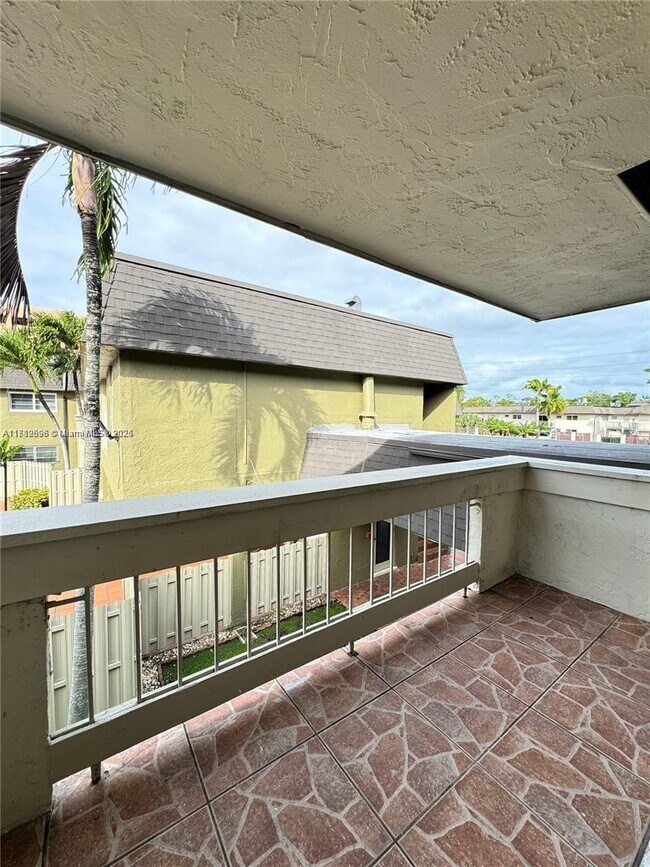 Foto del edificio - 9370 SW 87th Ave
