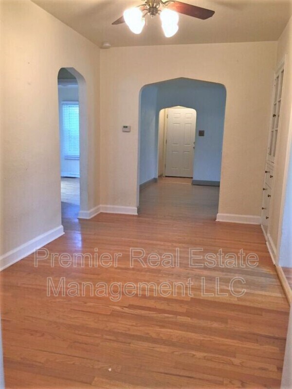 Building Photo - 1409 S Clermont St