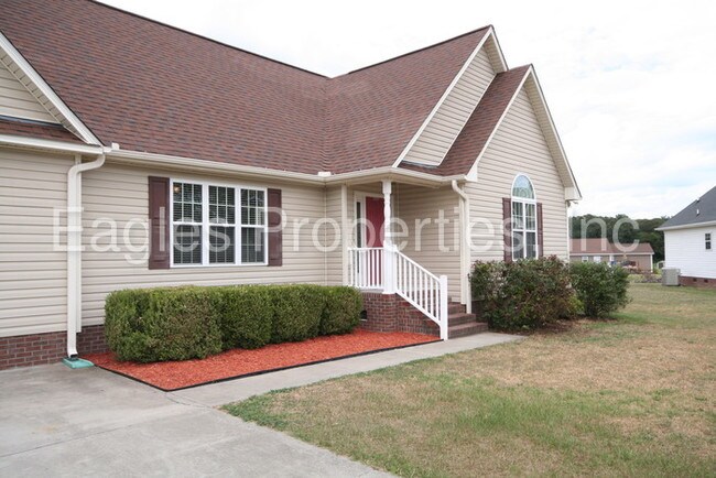 Building Photo - 104 Martha Jeans Pl