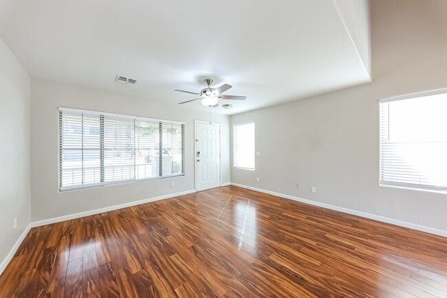 Foto del edificio - 12824 W Ash St