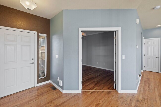 Building Photo - 10336 Antler Creek Dr