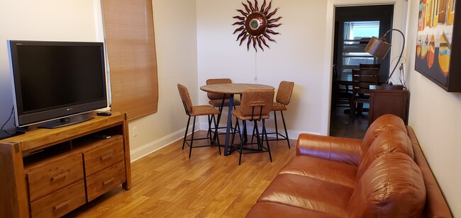 Living room - 913 Milton St