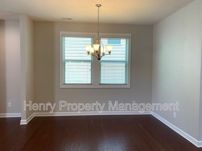Building Photo - 100 Belle Plain Dr