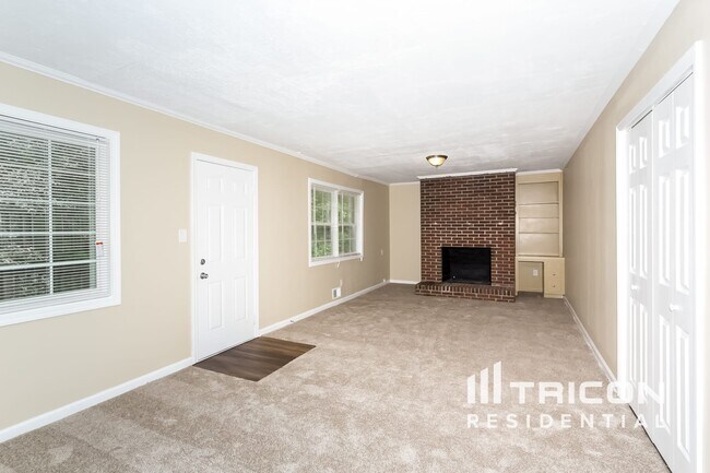 Foto del edificio - 3814 King Arthur Rd SW