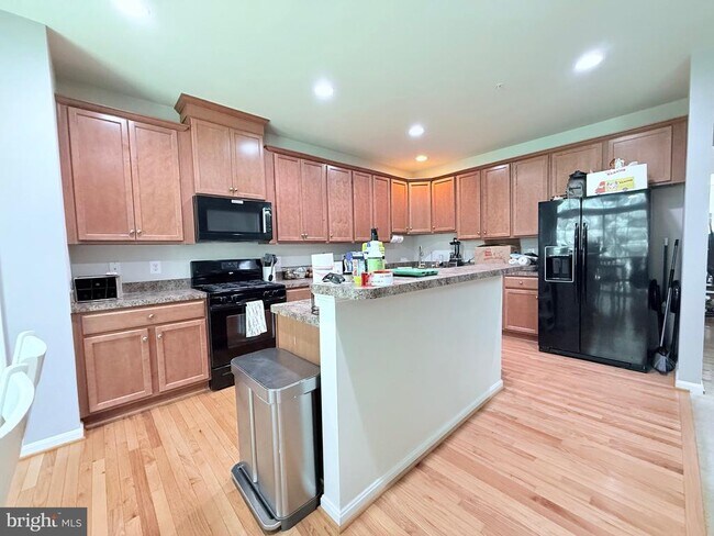 Building Photo - 43661 Evening Primrose Ct