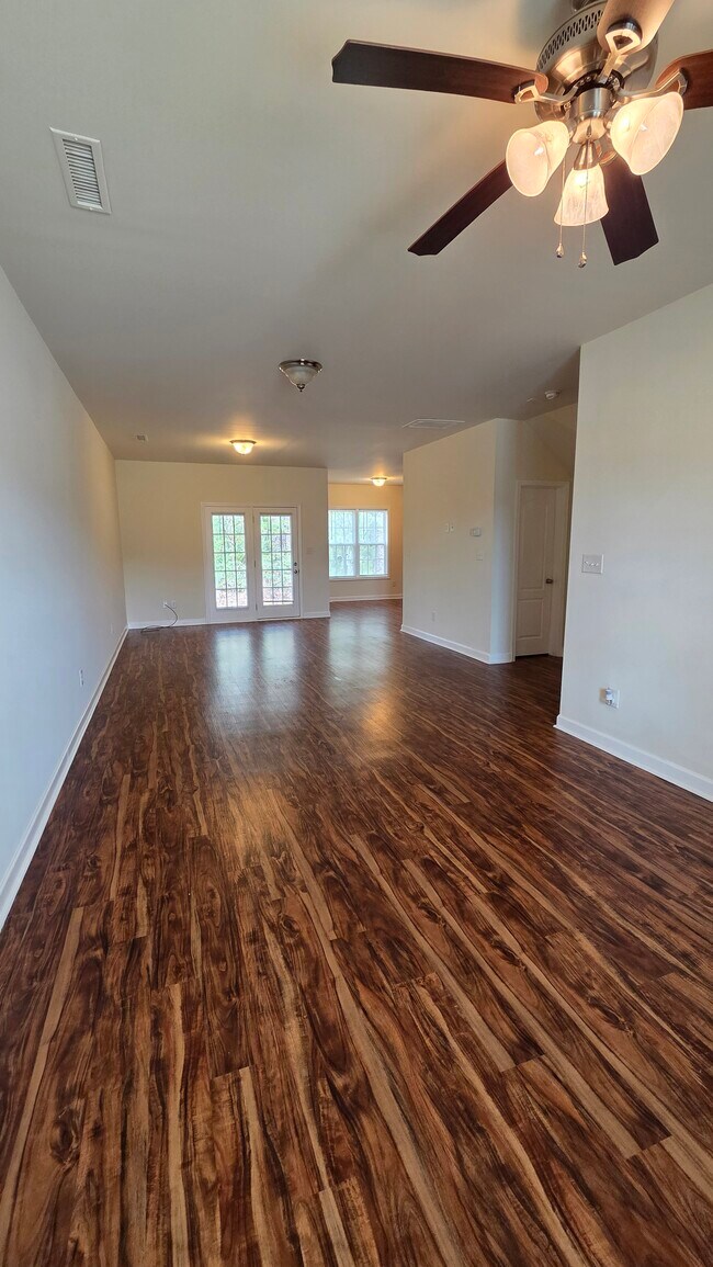 Foto del edificio - 113 Beechleaf Ct