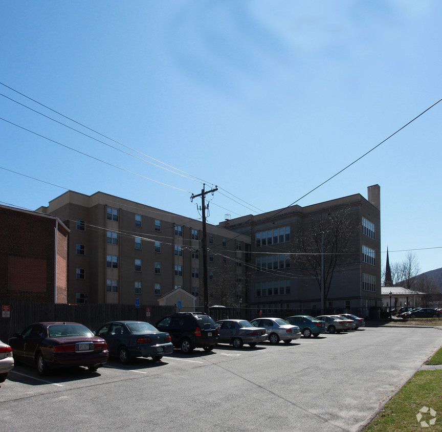 Foto del edificio - Saint Joseph's Court Apartments