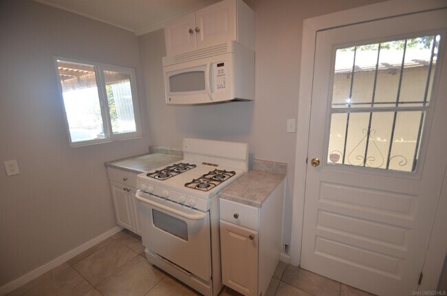 Foto del edificio - 619 Palm Ave