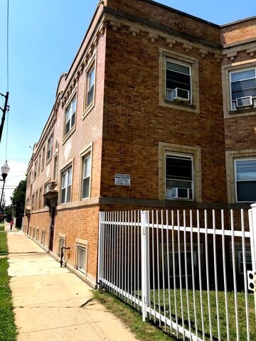 Primary Photo - 3636 W Cermak Rd