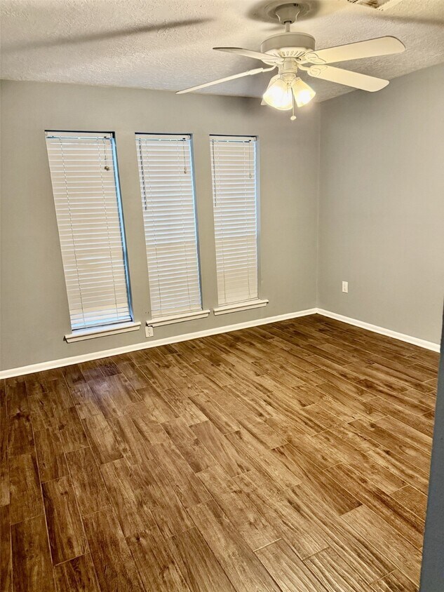 Foto del edificio - 717 Blue Ridge Dr