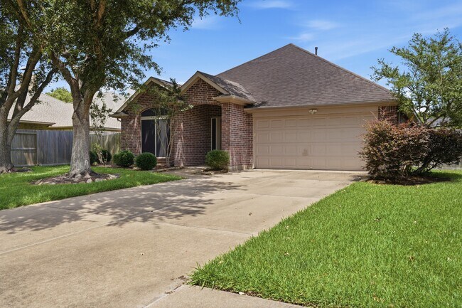 Building Photo - 321 Preston Ln