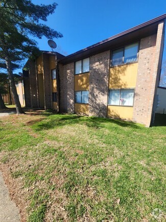 Building Photo - 7084 Wildwood Cir
