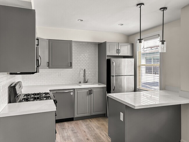 Building Photo - 1216 N Crescent Heights Blvd