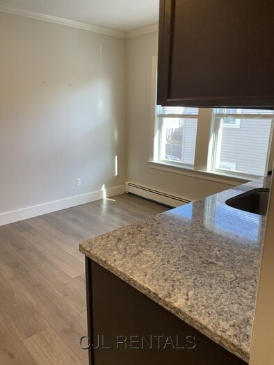 Foto del edificio - 374 Crescent St