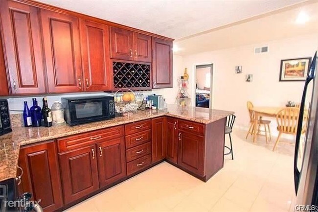 Building Photo - 4 br, 2 bath House - 2265 Raleo Ave