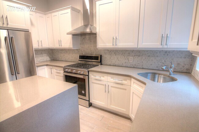 Foto del edificio - 347 E 19th St