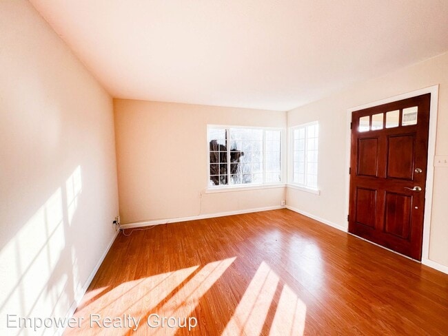 Building Photo - 3 br, 2 bath House - 2348 Greenwood Dr,