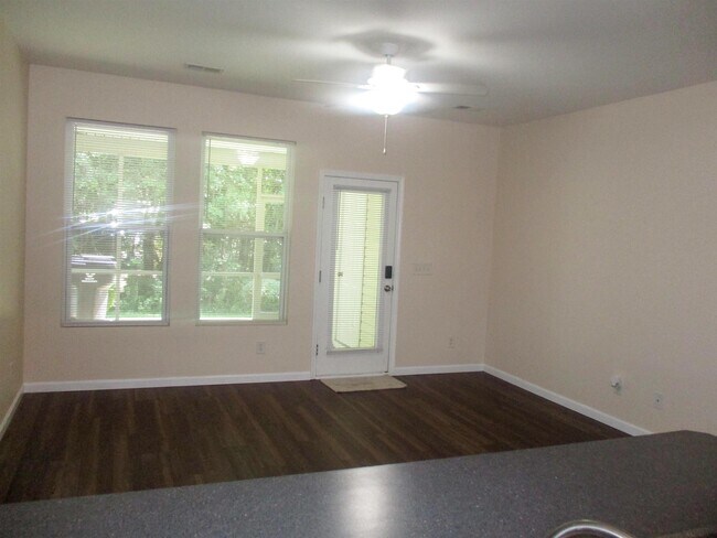 Foto del edificio - 156 Olde Towne Way