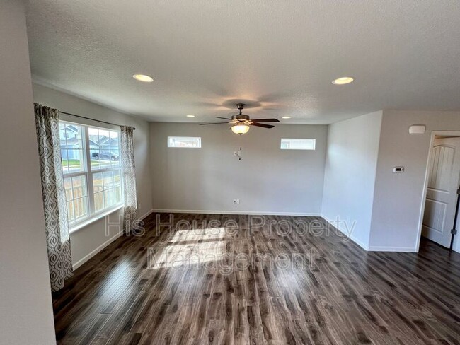 Building Photo - 2509 Shooting Star Way