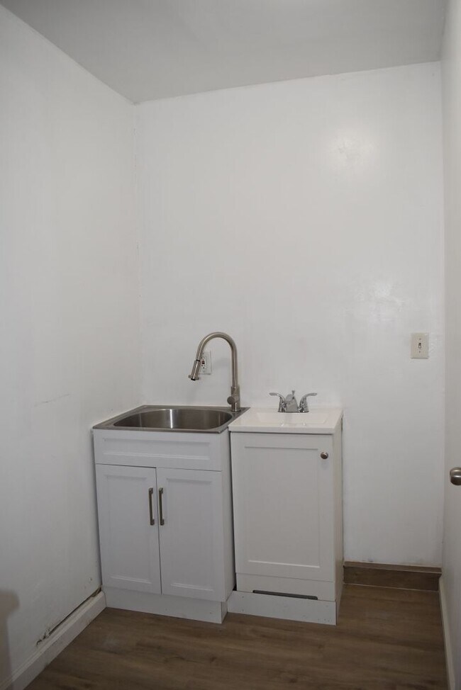 Foto del edificio - 7353 Landsborough Ct