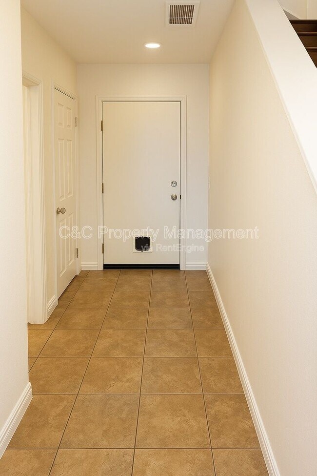 Foto del edificio - 6268 Cristal Ln