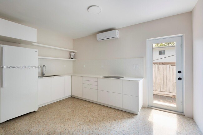 Foto del edificio - 7800 NE 10th Ct