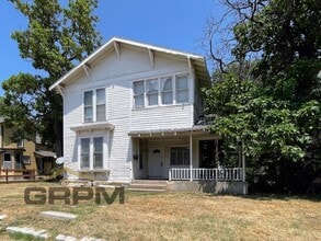 Building Photo - 120 W 10th Ave