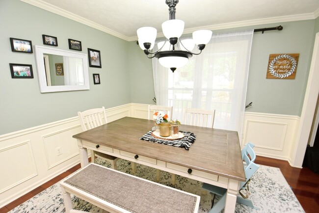 Foto del edificio - Large 4-5 bedroom 2.5 bath home in South B...