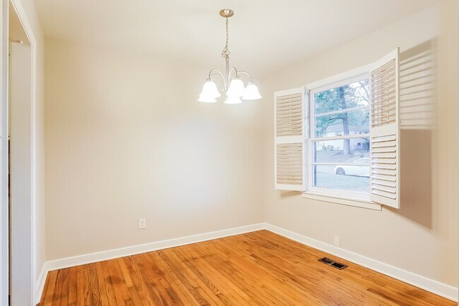 Foto del edificio - Charming 3-Bedroom Irondale Home