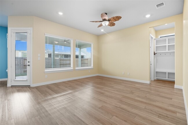 Building Photo - 719 Sandy Bay Ln