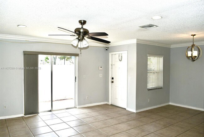 Building Photo - 5344 SW 126th Ave