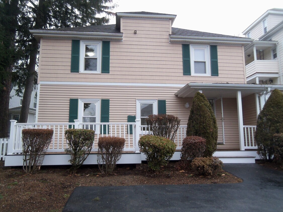Back view - 281 Gaskill St