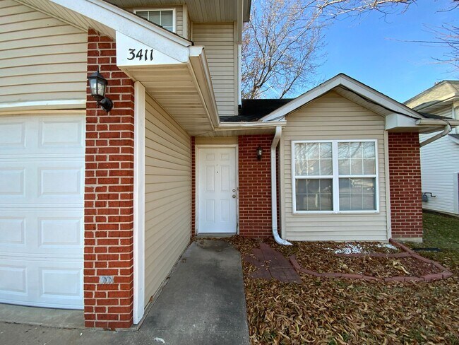 Building Photo - 3409-3411 Squirrel Dr
