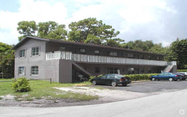 Building Photo - 701 SW 14th Ave