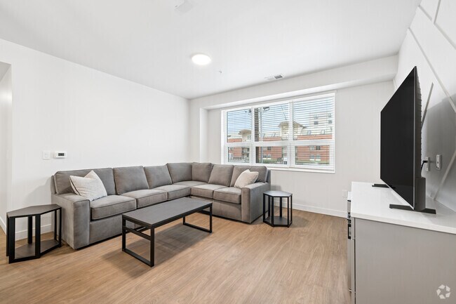 D1 4 habitaciones, 4 baños - 1238 pies cuadrados - Sala de estar - BRAND NEW The Station @ 505 S Fifth